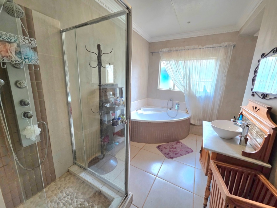 5 Bedroom Property for Sale in Panorama Free State